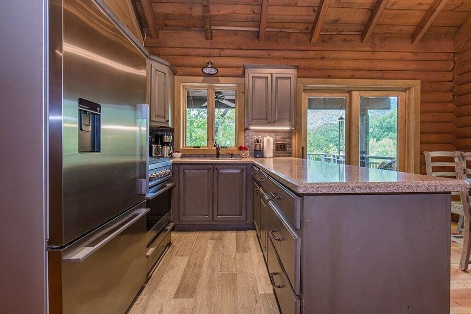 Full Kitchen