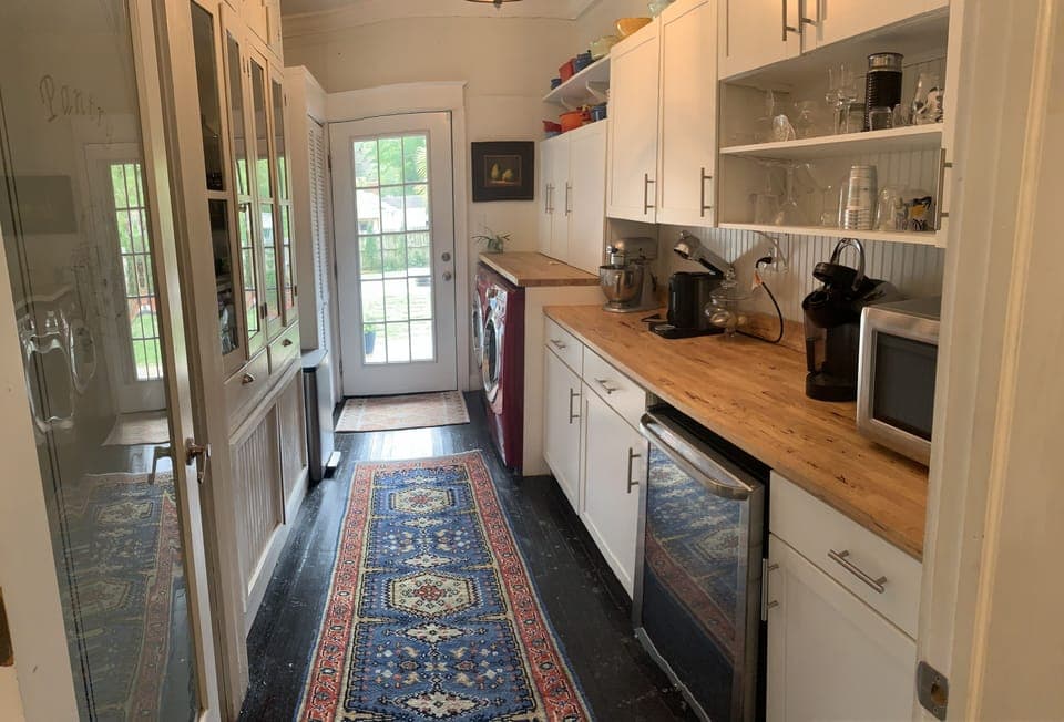 Laundry room pantry 1/2 bath 