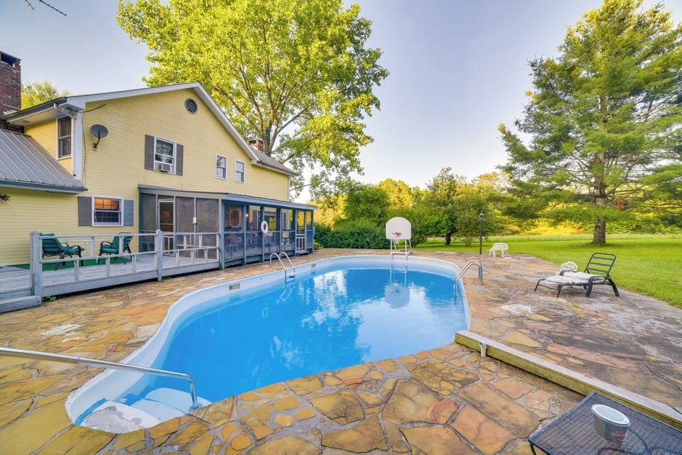 Dayton Vacation Rental | 4BR | 2.5BA | 2,700 Sq Ft | Stairs Required