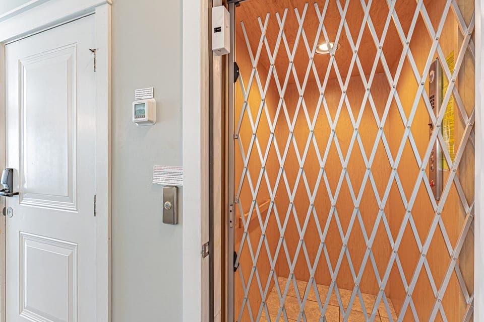 Elevator to every floor