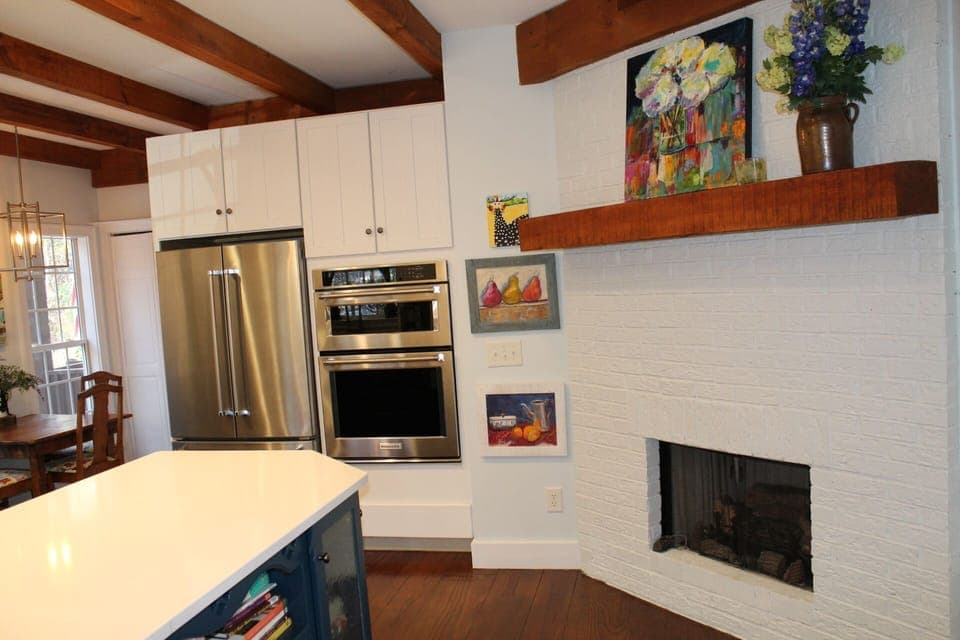 Another kitchen view.  We have plenty of plates, glasses and appliances