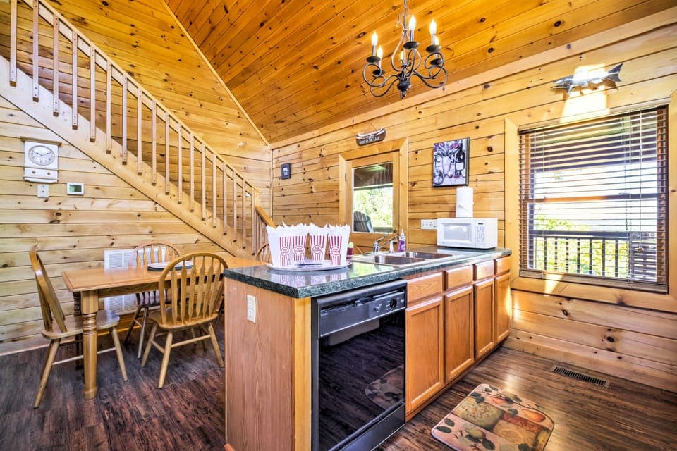 Kitchen | Cooking Basics | Coffee Maker | Paper Towels/Trash Bags Provided