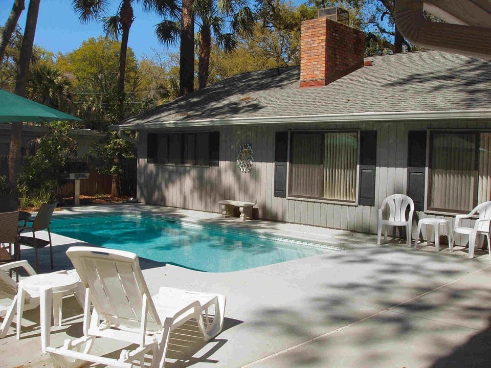Pool and Sundeck
