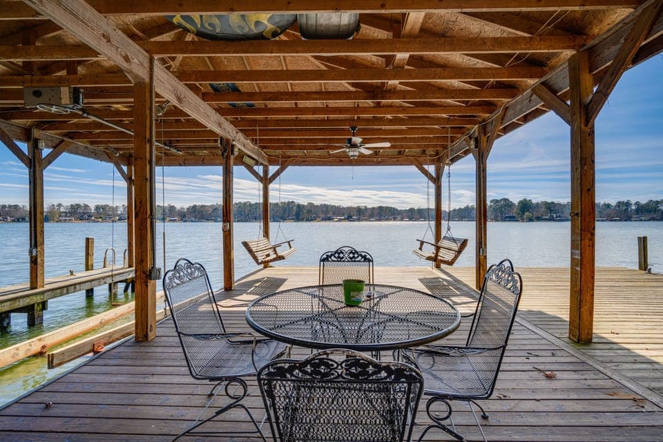 Private Dock | Outdoor Dining