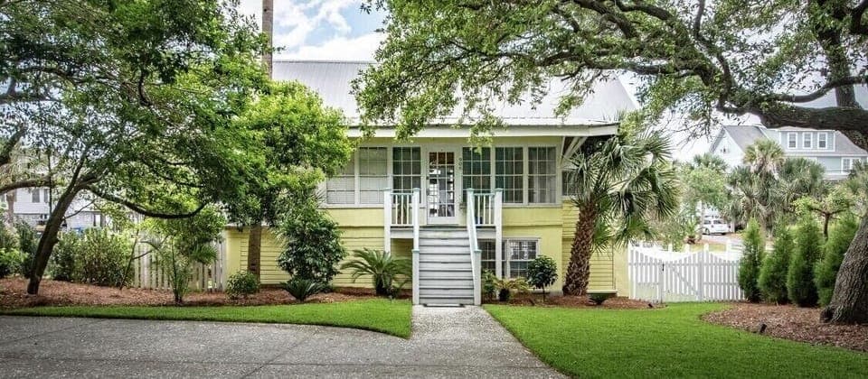 large parking area to park on both sides of house