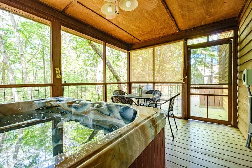 Enjoy the Hot tub