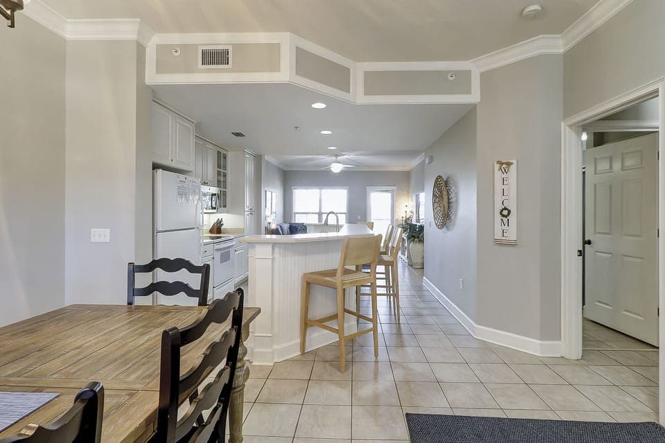 Dining/Kitchen