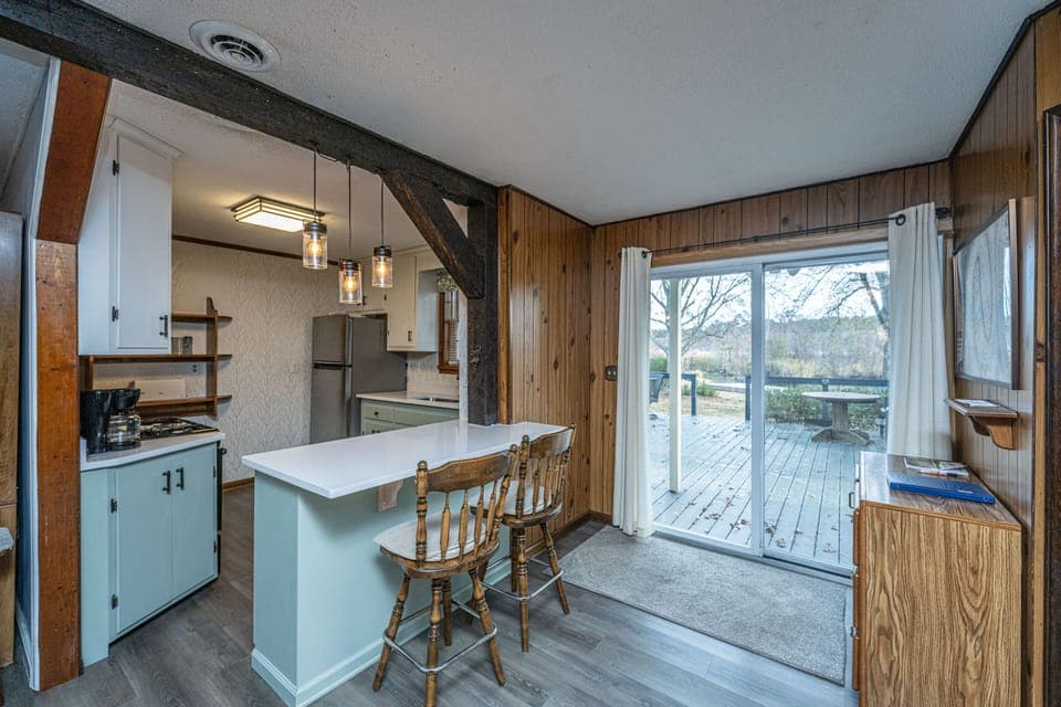 Kitchen Eating Area