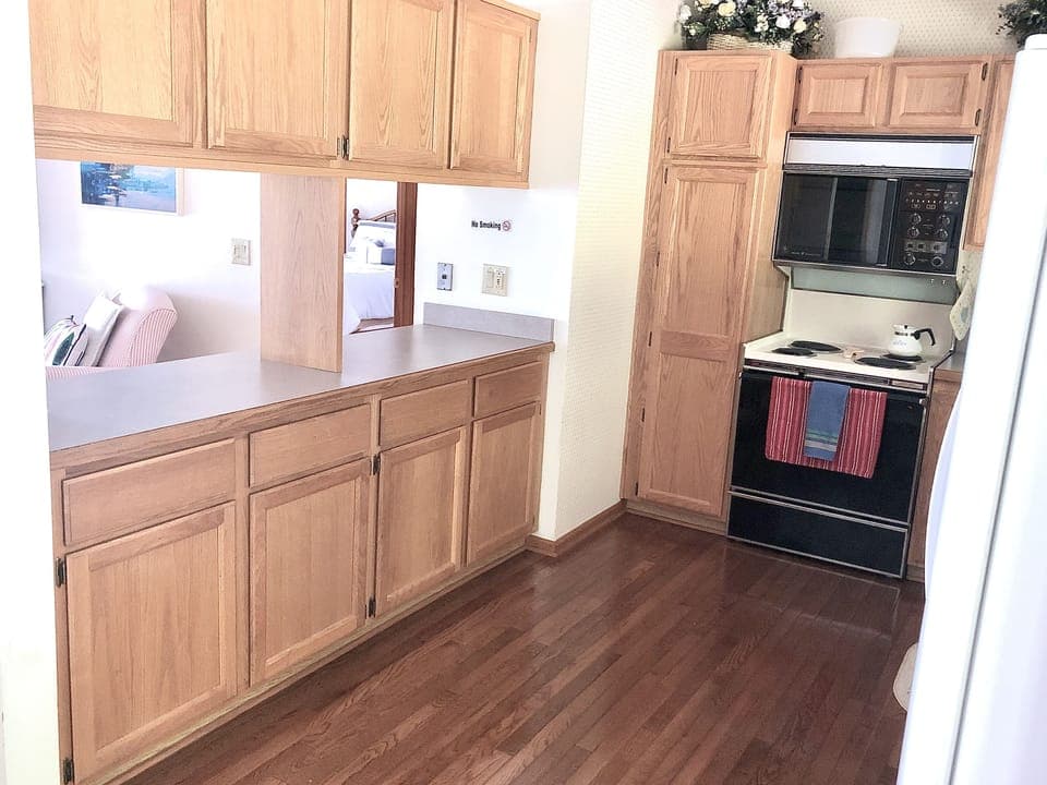 lots of counter space! 