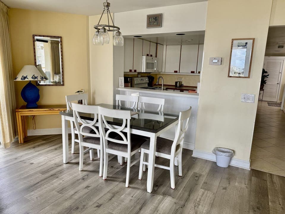 Dining Area Seats Six
