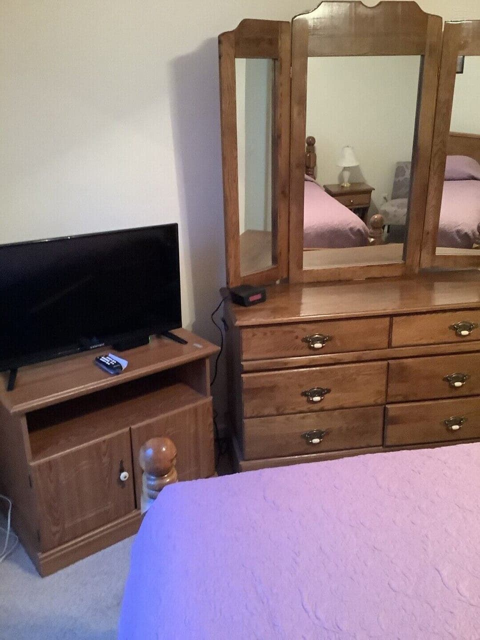2nd bedroom with queen size bed




2nd bedroom




