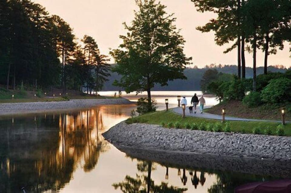 North Marina  lakeside Leisure Trail