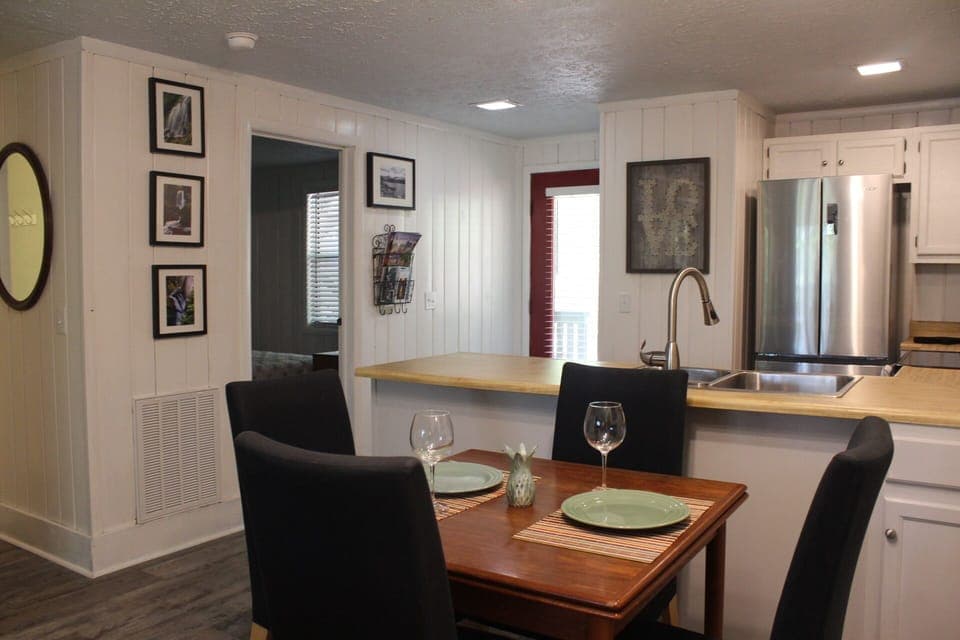 Open design allows for great conversation while cooking. 
