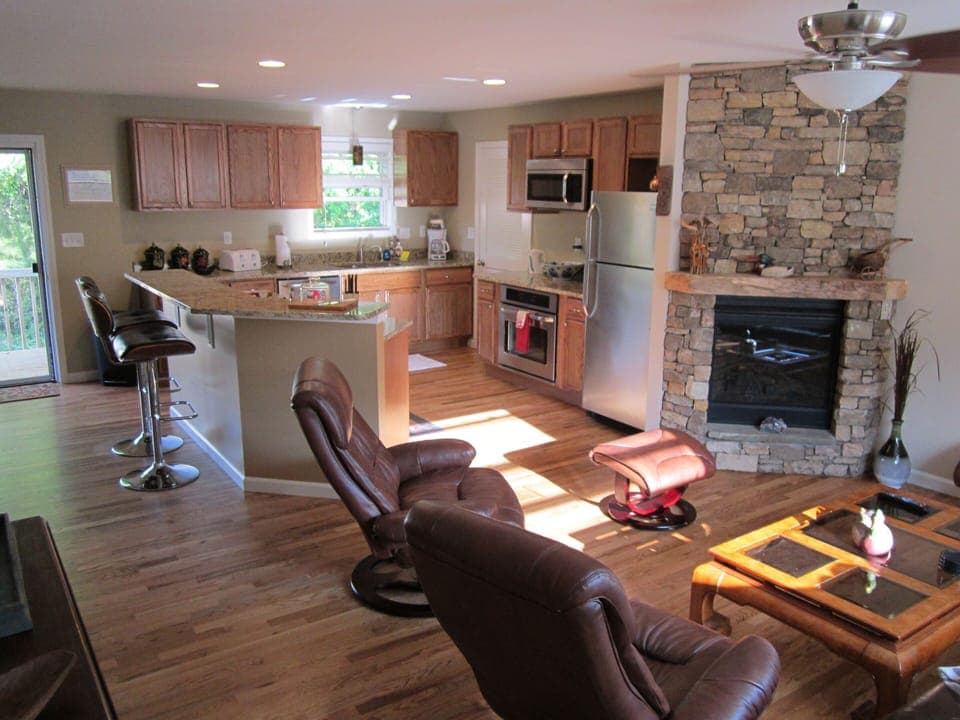 Relax within walking distance of downtown!
