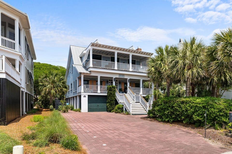 Aerie:  Best value for a large multi-family home on Ocean Blvd