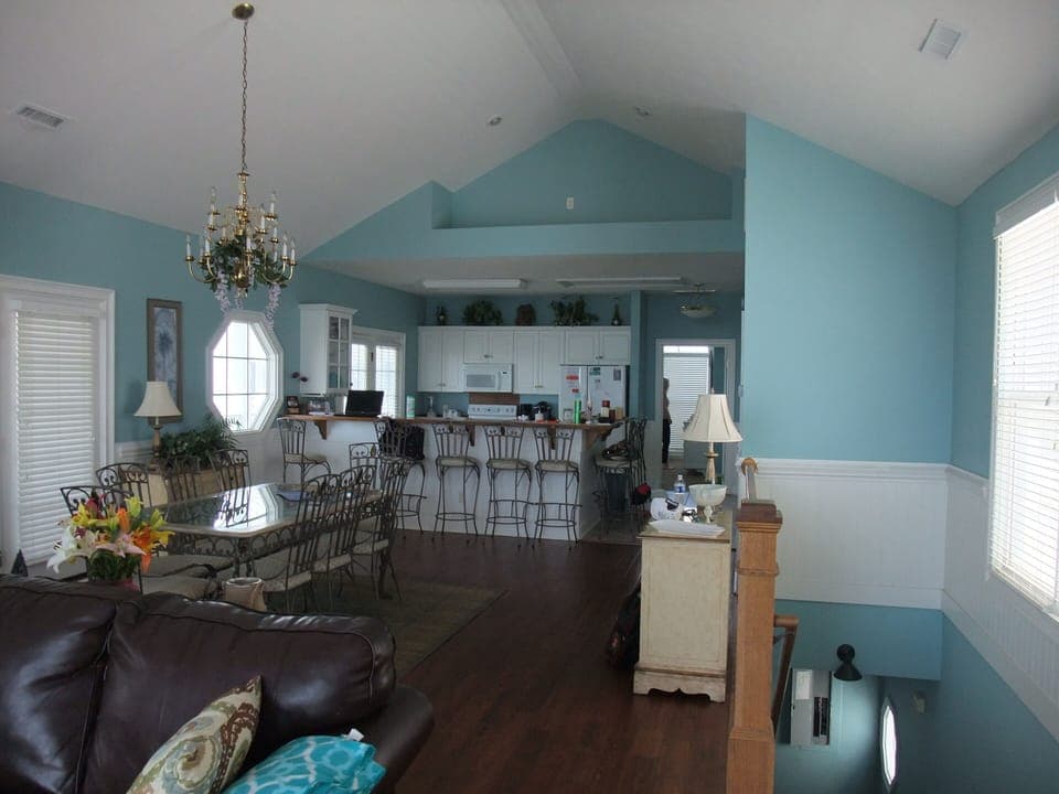 Newly painted greatroom