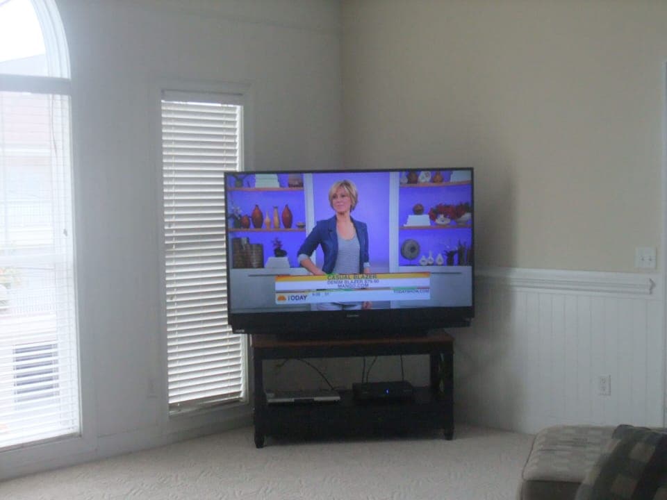 65 inch screen TV
