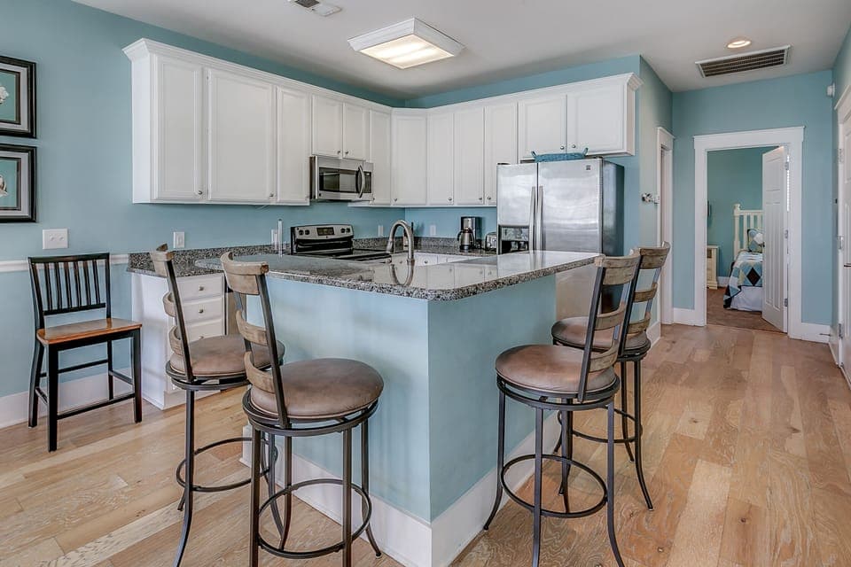 granite countertop seats 4