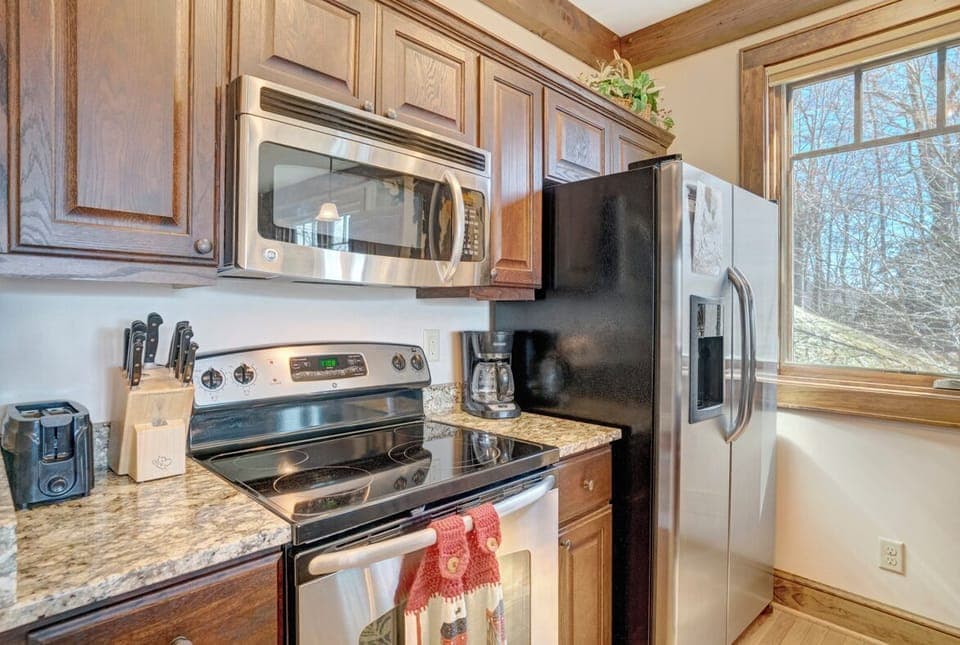 Kitchen--- Granite Counter-tops, Stainless Steel