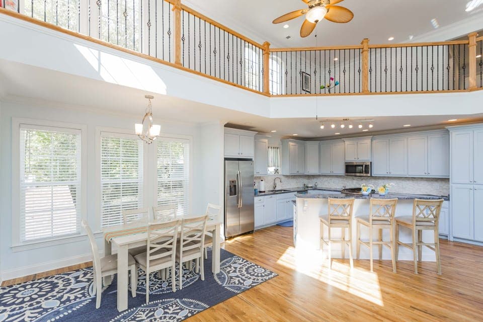 Spacious living - dining area.   Never fill left out cooking and cleaning 