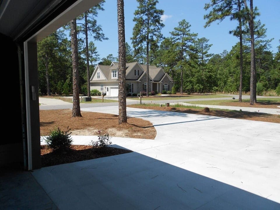 Photo of 7 Glenross from 2 Glenross across the street