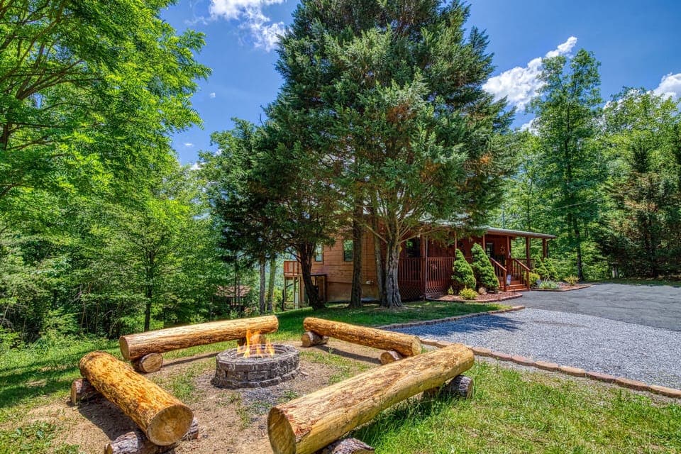 Pigeon Forge Cabin -  Serenity Ridge - Outdoor fire pit