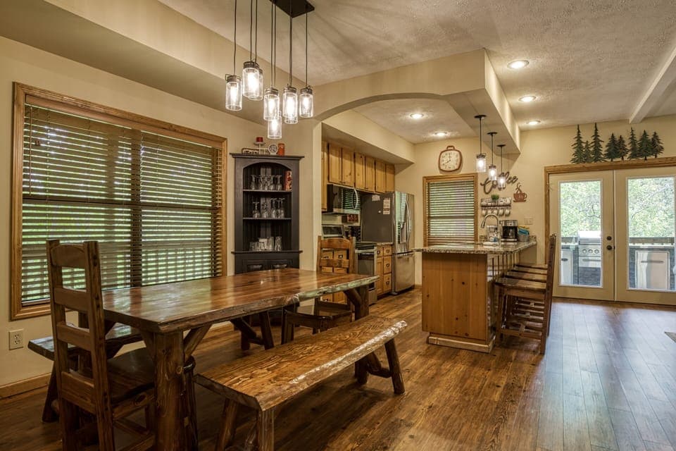 Vacation Rental in the Smokies "Best Time Ever" - Dining table and kitchen