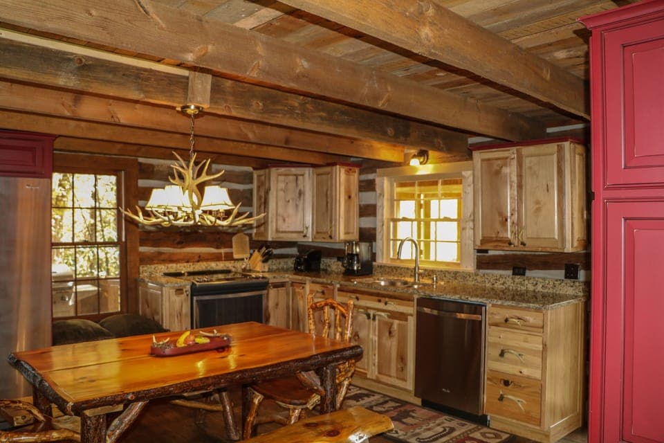 Stainless steel appliances
Granite countertops
Main Level of Cabin