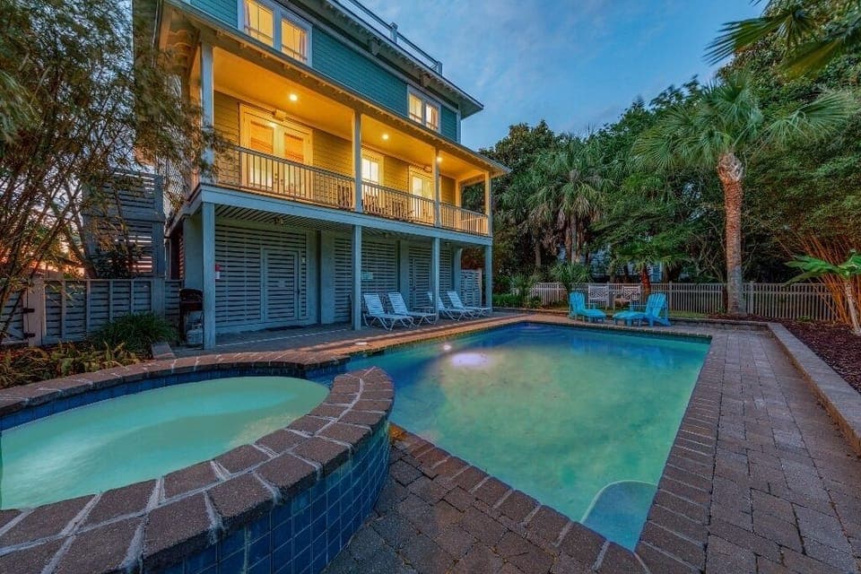 Dolphin View - 202 Palm Blvd