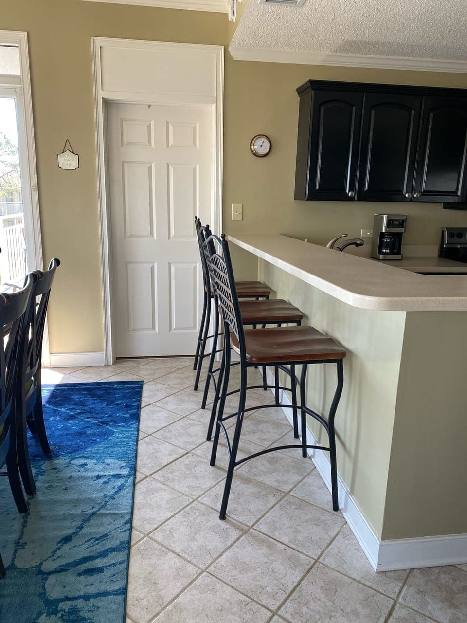 Countertop seating