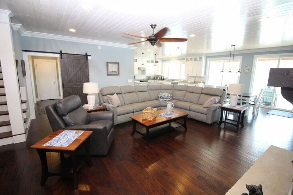 Enter to the huge open floor plan for family gatherings.  