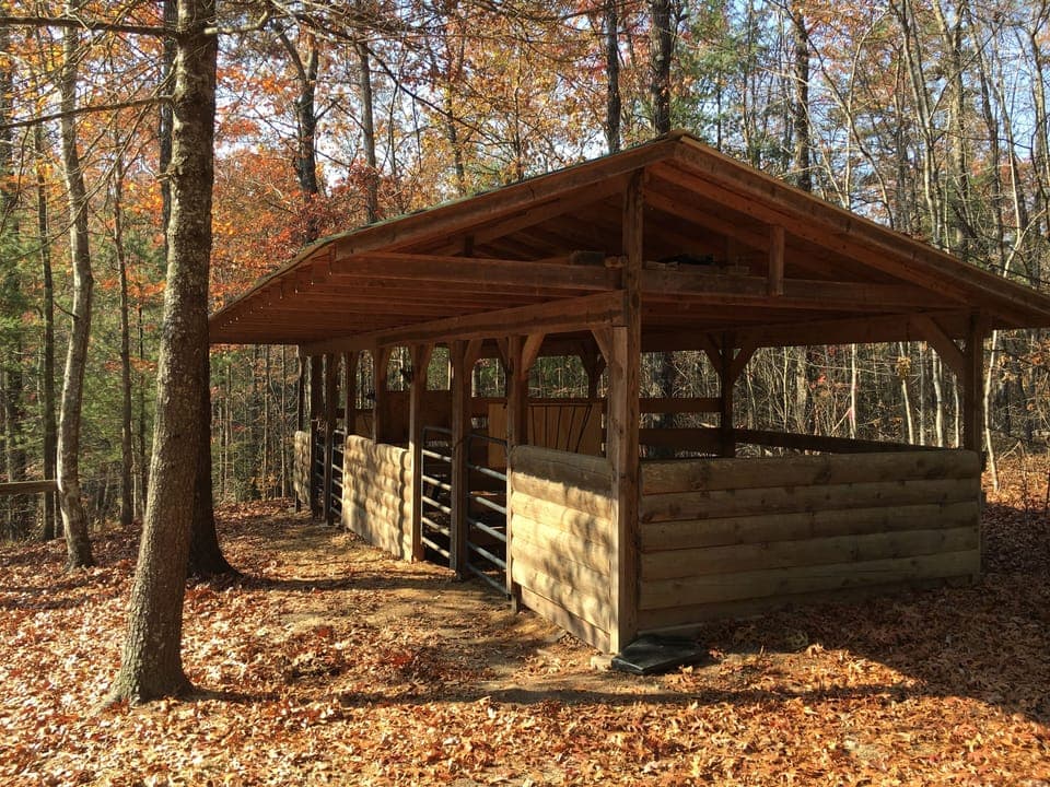 4 stall barn.