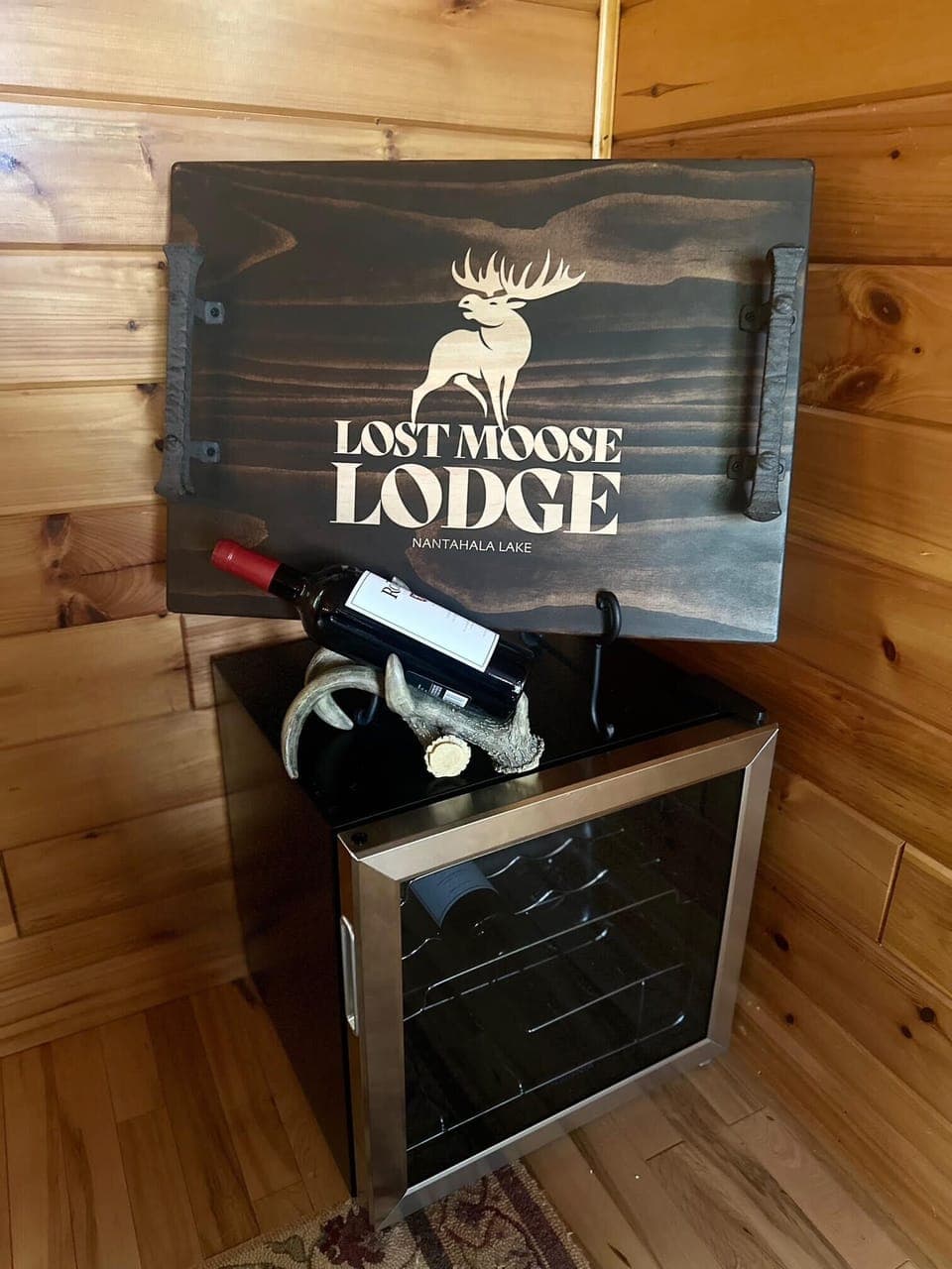 Wine refrigerator