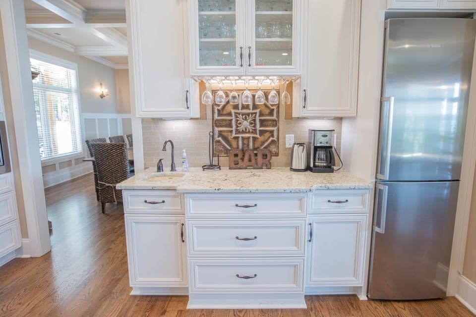 Dedicated drink station for hot or cold beverages and extra fridge and ice-maker