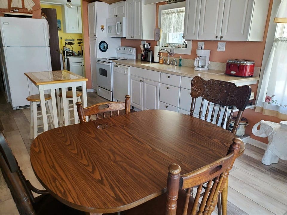 Large Kitchen 