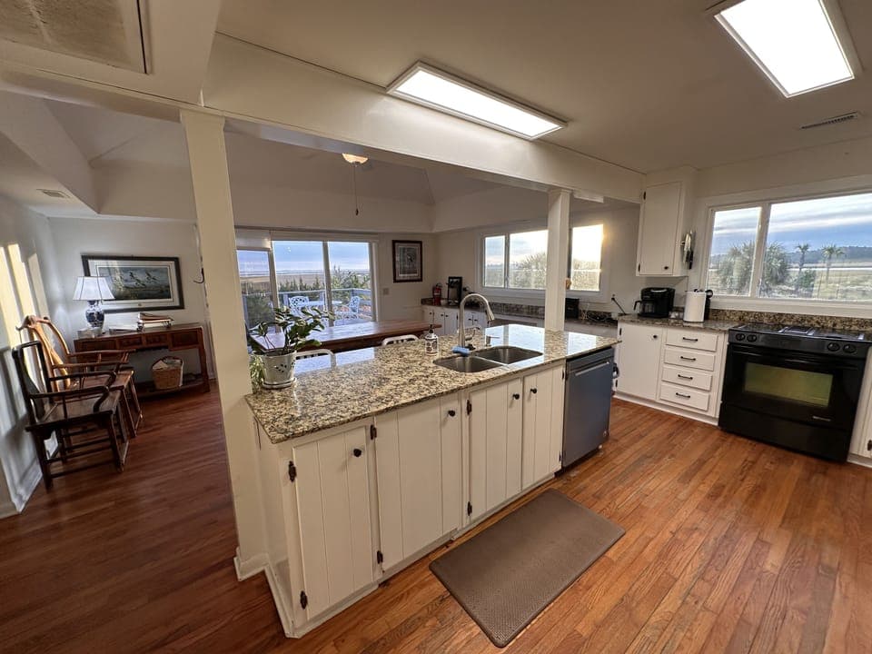 The open floor plan and extra privacy of the bedroom pods offers balance.