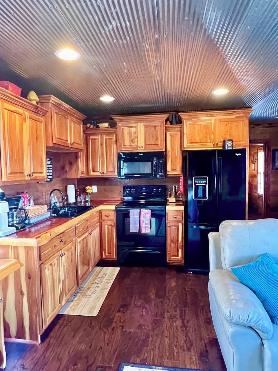 Full kitchen