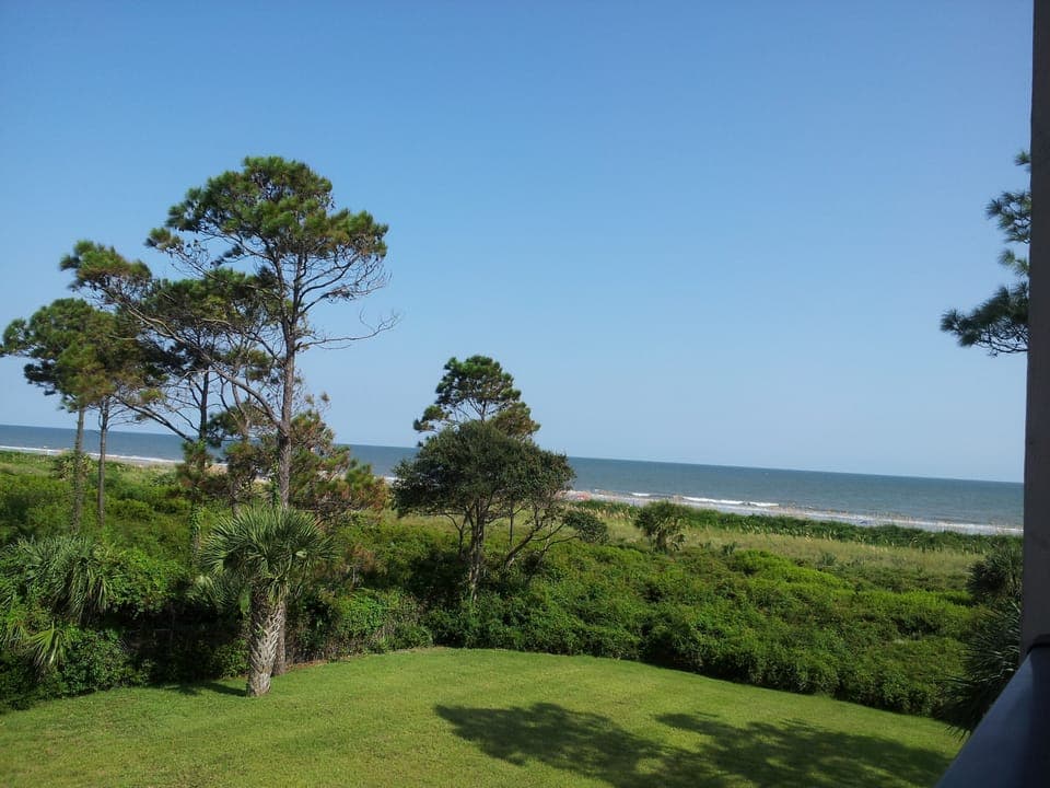 Looking East off Deck with a Direct ocean view!!