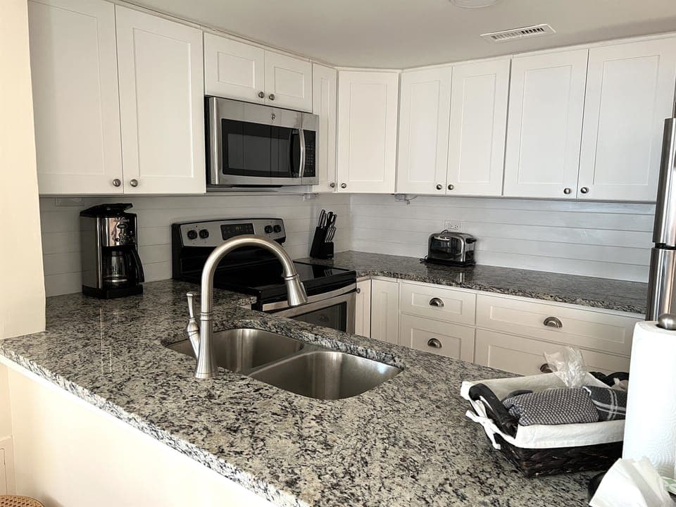 Fully Stocked Kitchen