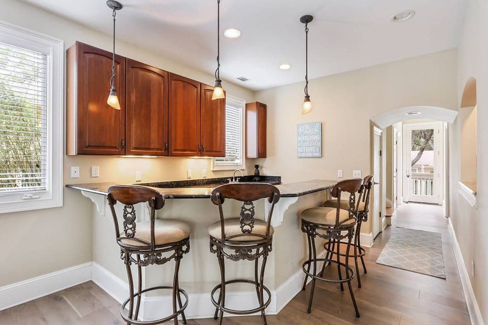 Full Wet Bar!