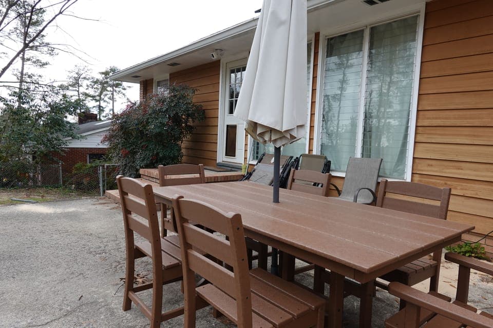 Outdoor dining