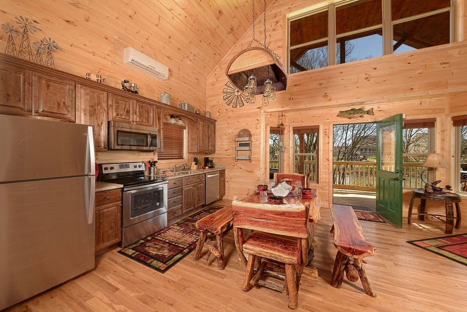 Dining & Kitchen area, views of the river