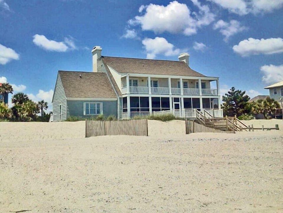 Beach House sits directly on the Dune with direct access to the beach.