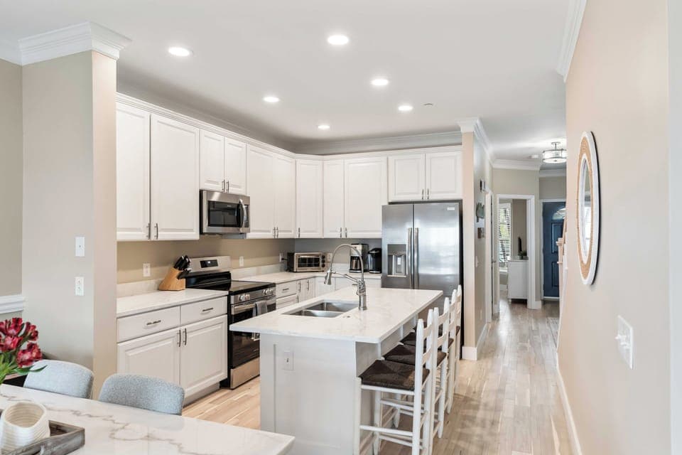 Fully Stocked and Updated Kitchen