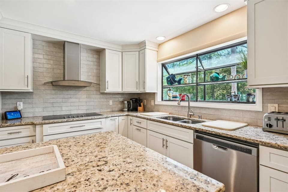 Kitchen at 2 Gadwall