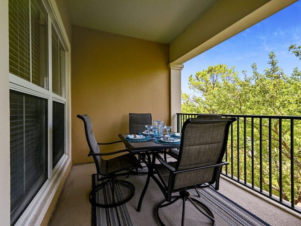 Private Balcony with Outdoor Dining Table at 509 North Shore Place