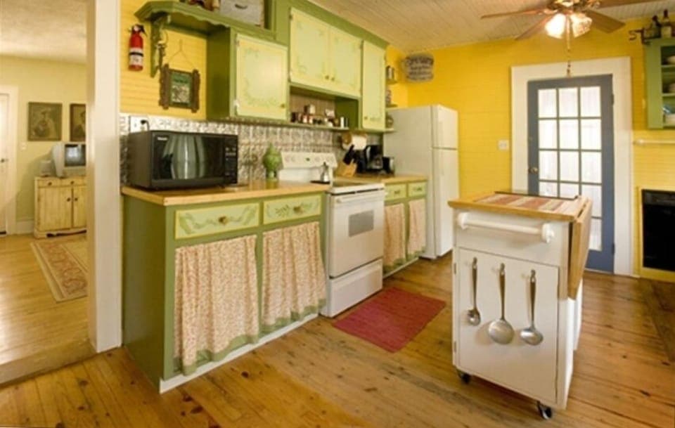 Spacious Kitchen