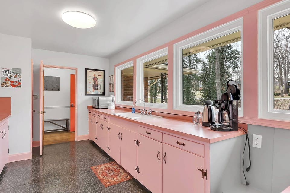 Large retro kitchen with everything including the kitchen sink!
