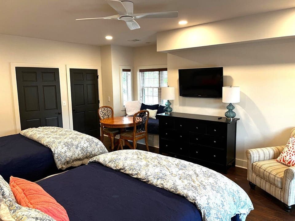 2nd bedroom