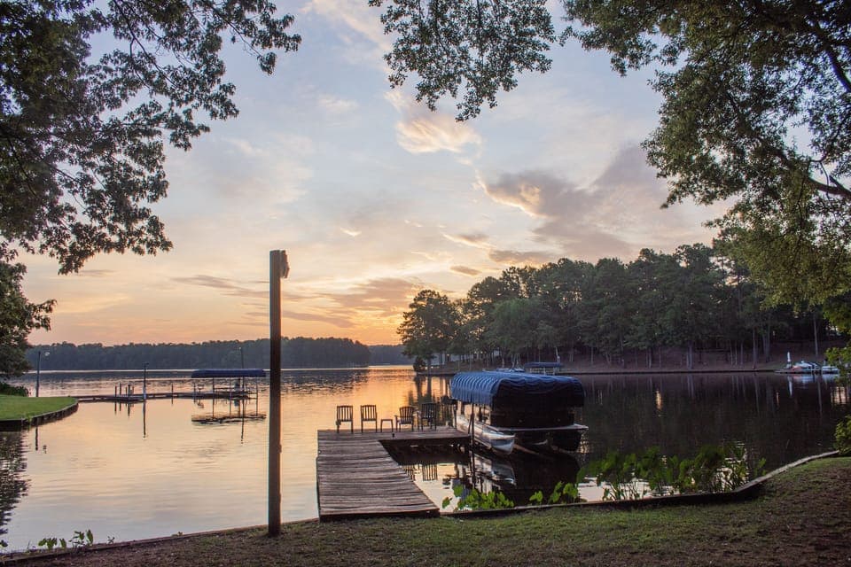 Lakehouse with a beautiful view 